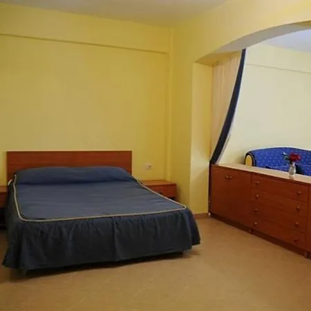 Hotel Kla And Xhu